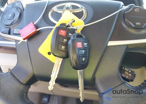 2013 Toyota Camry Xle z USA, uszkodzony, nr VIN 4T4BF1FK2DR329921